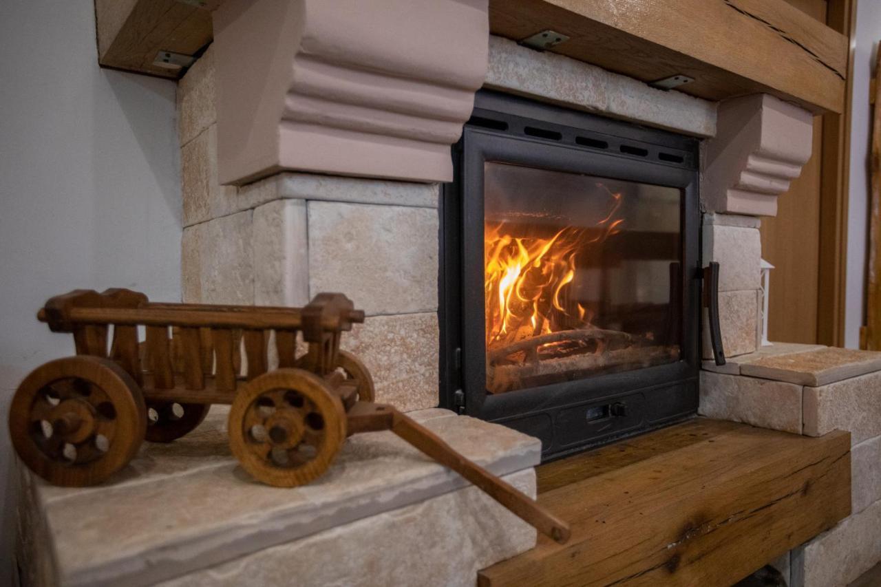Apartmani Lara Modrus-Kuca Za Odmor Kültér fotó