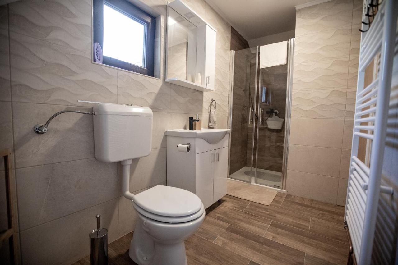 Apartmani Lara Modrus-Kuca Za Odmor Kültér fotó