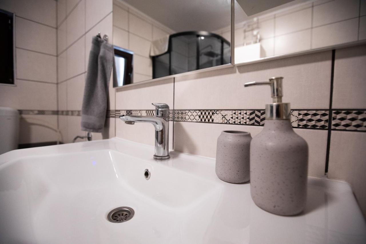 Apartmani Lara Modrus-Kuca Za Odmor Kültér fotó